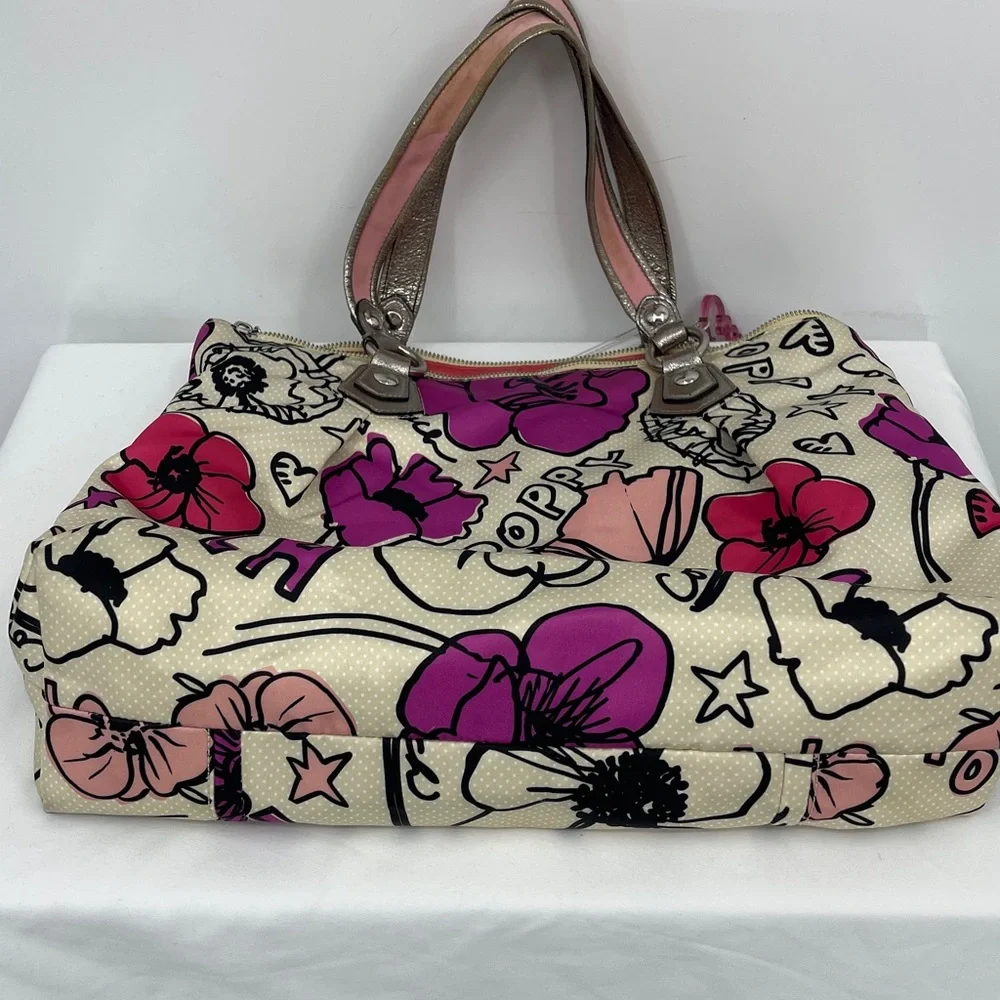 Coach POPPY  Pink OFF WHITE Shoulder Bag Detail HANDLES ARE A LITTLE STAINED